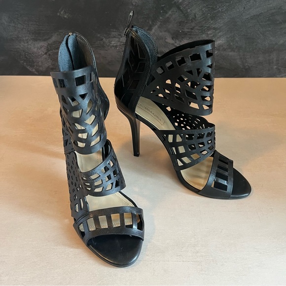 BCBG Black Maven Cutout Shootie Heels Sandals 10 - Picture 2 of 11